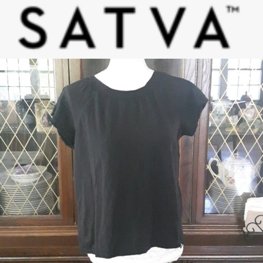 Size S Satva short sleeve black sweater - Picture 2 of 9